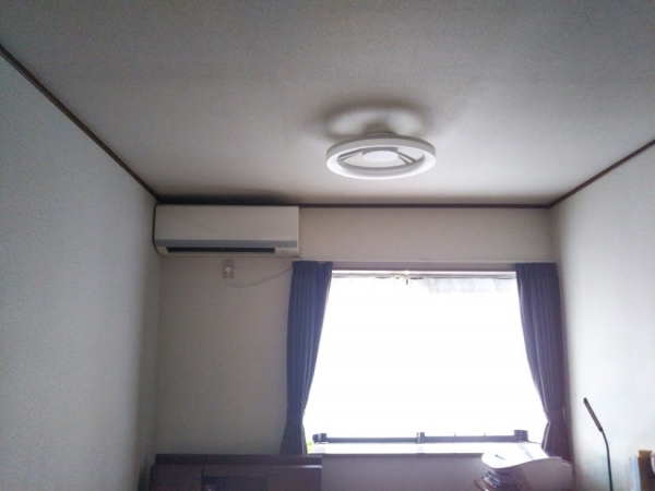 寝室の照明　コイズミLEDリング型シーリングライト BH14703C (3)