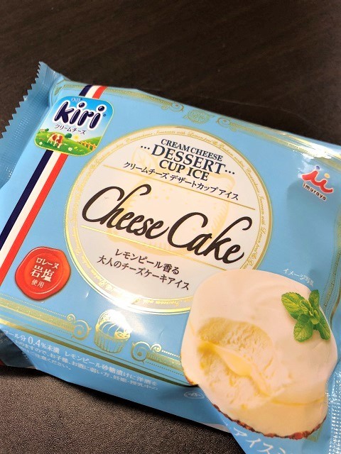 井村屋 クリームチーズデザートカップアイス1
