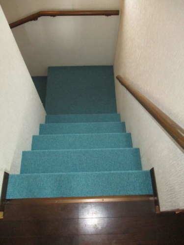 階段カーペット張り替え