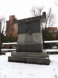 JR鳥取駅　石の平和の祭壇