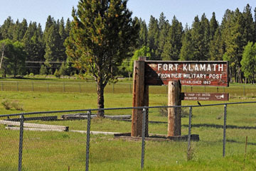 blog 58 Klamath Basin, Fremont-Winema NF, #62W Road Sign, Ft. Klamth (1863-1889), Oregon Scenic Byway, S. OR 2_DSC2995-5.11.16.(2).jpg